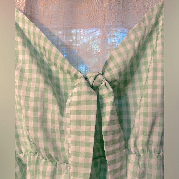 Checkered Green and White Tank Top with Bow. Stretchy material. - Picture 9 of 11